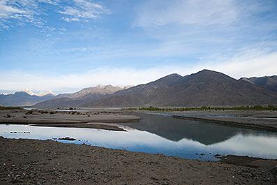 YamdrokLake01