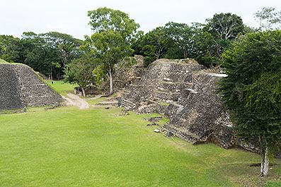 Xunantunich06