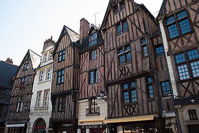Tours21