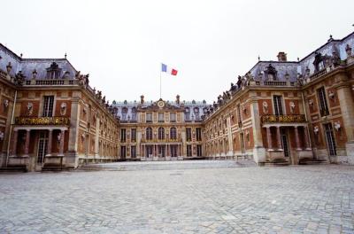 Versailles42