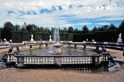 Versailles56